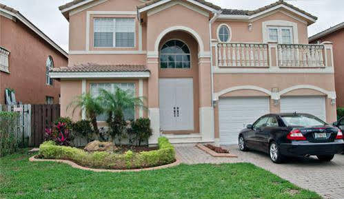 Country Walk Miami Bed And Breakfast מראה חיצוני תמונה