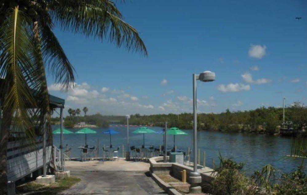 Country Walk Miami Bed And Breakfast מראה חיצוני תמונה